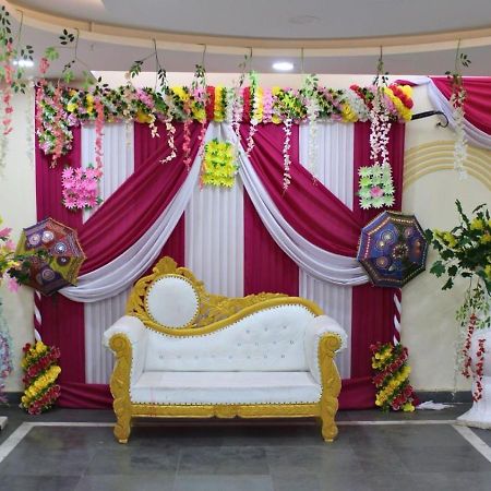 Shourya Hotel And Banquet Noida Exterior photo