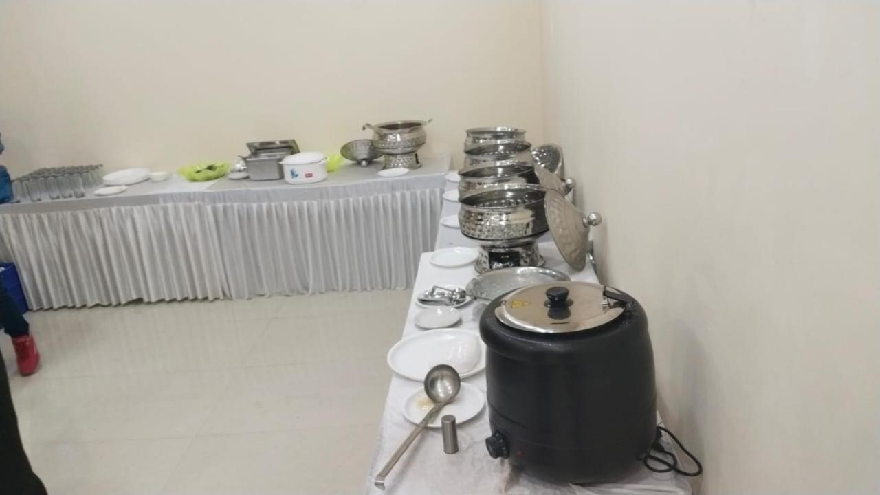 Shourya Hotel And Banquet Noida Exterior photo