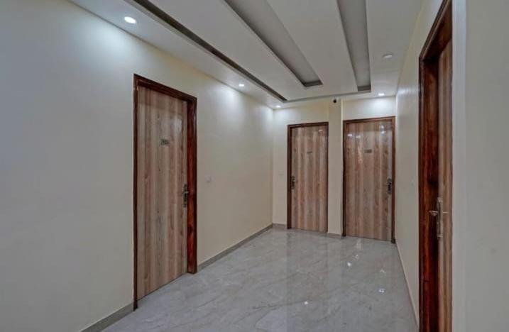 Shourya Hotel And Banquet Noida Exterior photo